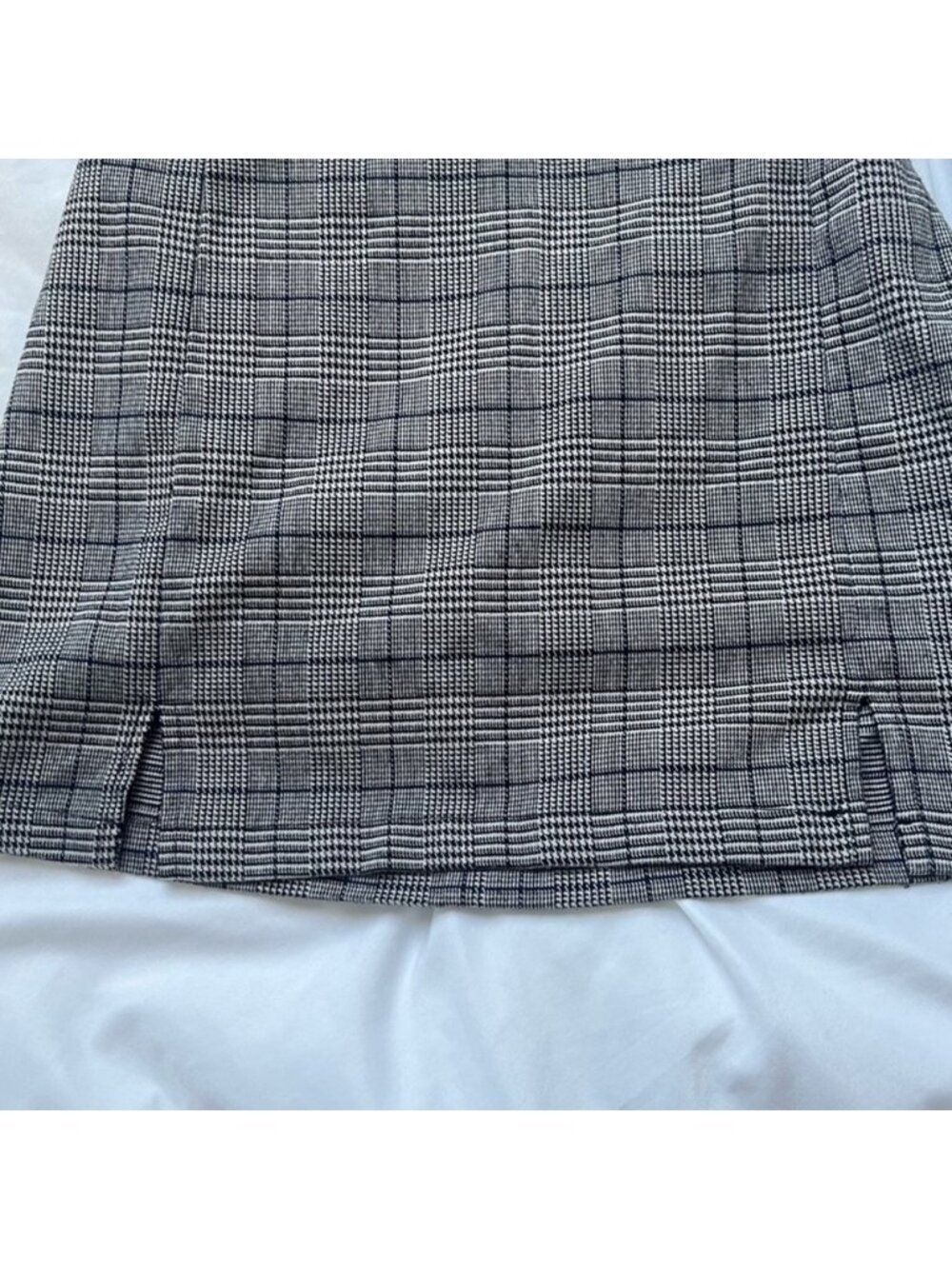 Skirt - Picture 2 of 3